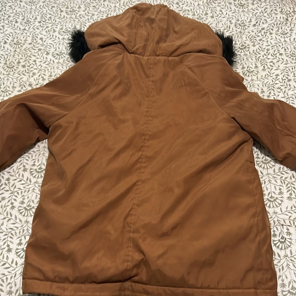 COPY - - Lightweight brown coat with faux fur hood - Picture 6 of 7